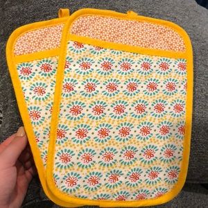 Pioneer woman oven mitts